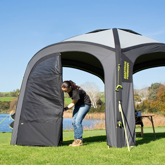 Roadiebase Deluxe Wall S Doorway Option