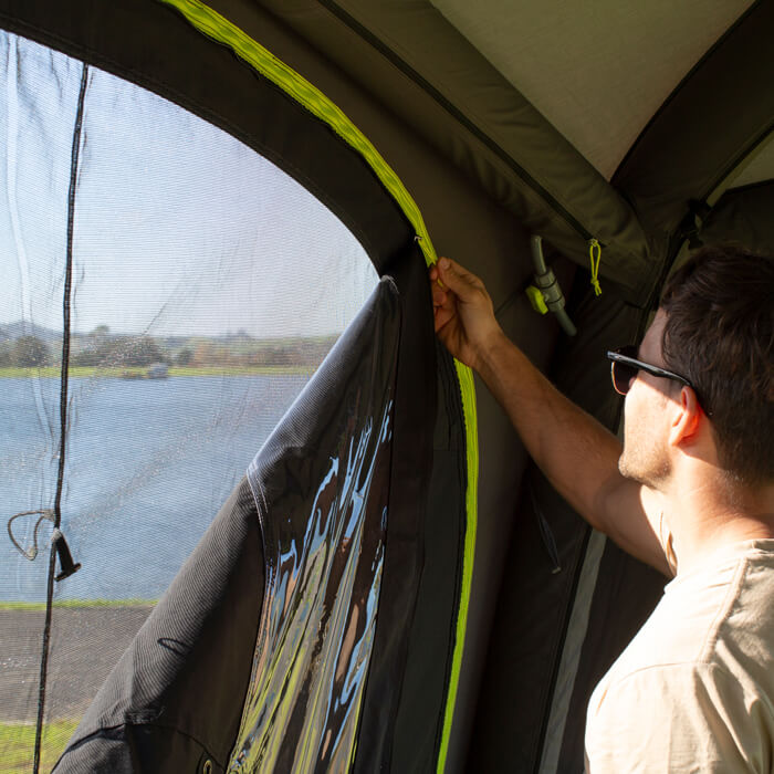 Roadiebase Deluxe Wall S3 Way Windows